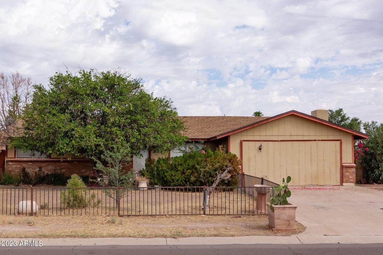 220 W 16th Ave., Apache Junction, AZ 85120