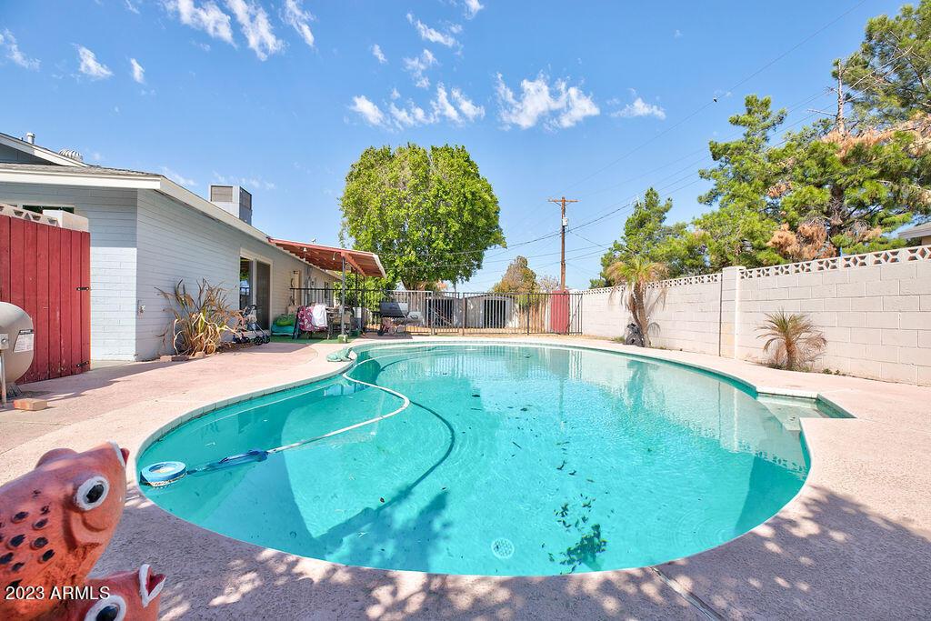 326 E Pebble Beach Dr., Tempe, AZ 85282