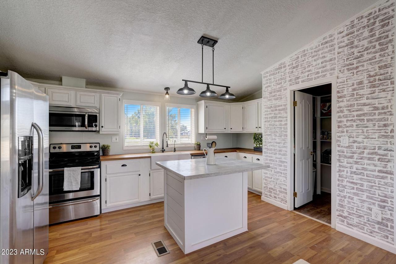 3696 E Sage Brush Ave., San Tan Valley, AZ 85140