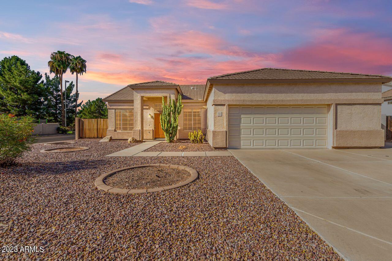 72 E Spur Ave., Gilbert, AZ 85296