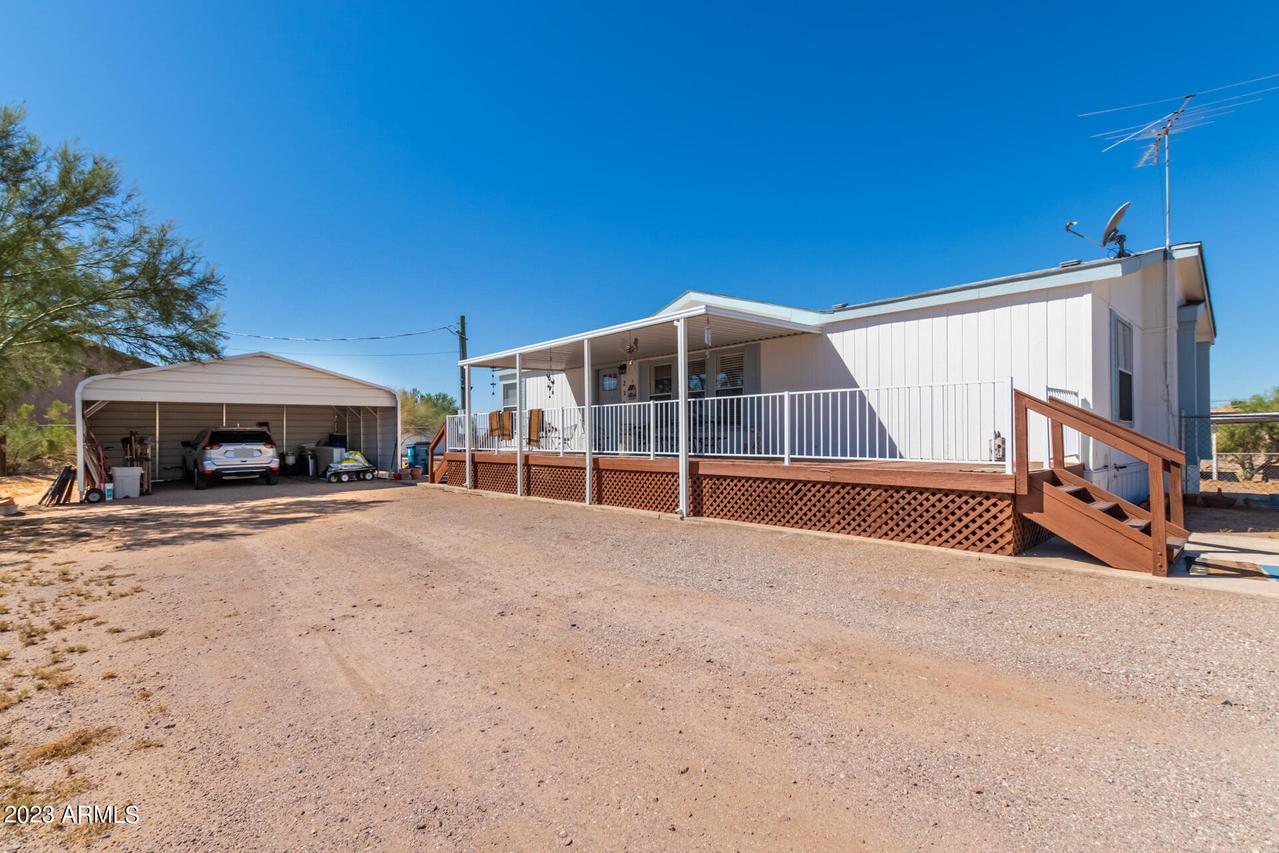 236 S Hilton Rd., Apache Junction, AZ 85119