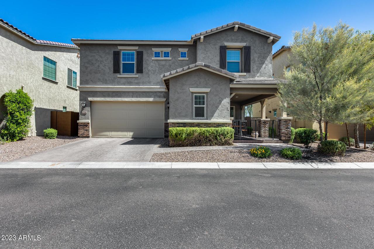 214 E Brinley Dr., Tempe, AZ 85281