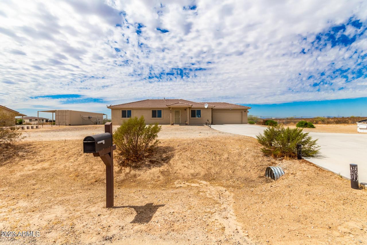 608 S Johnson Rd., Buckeye, AZ 85326