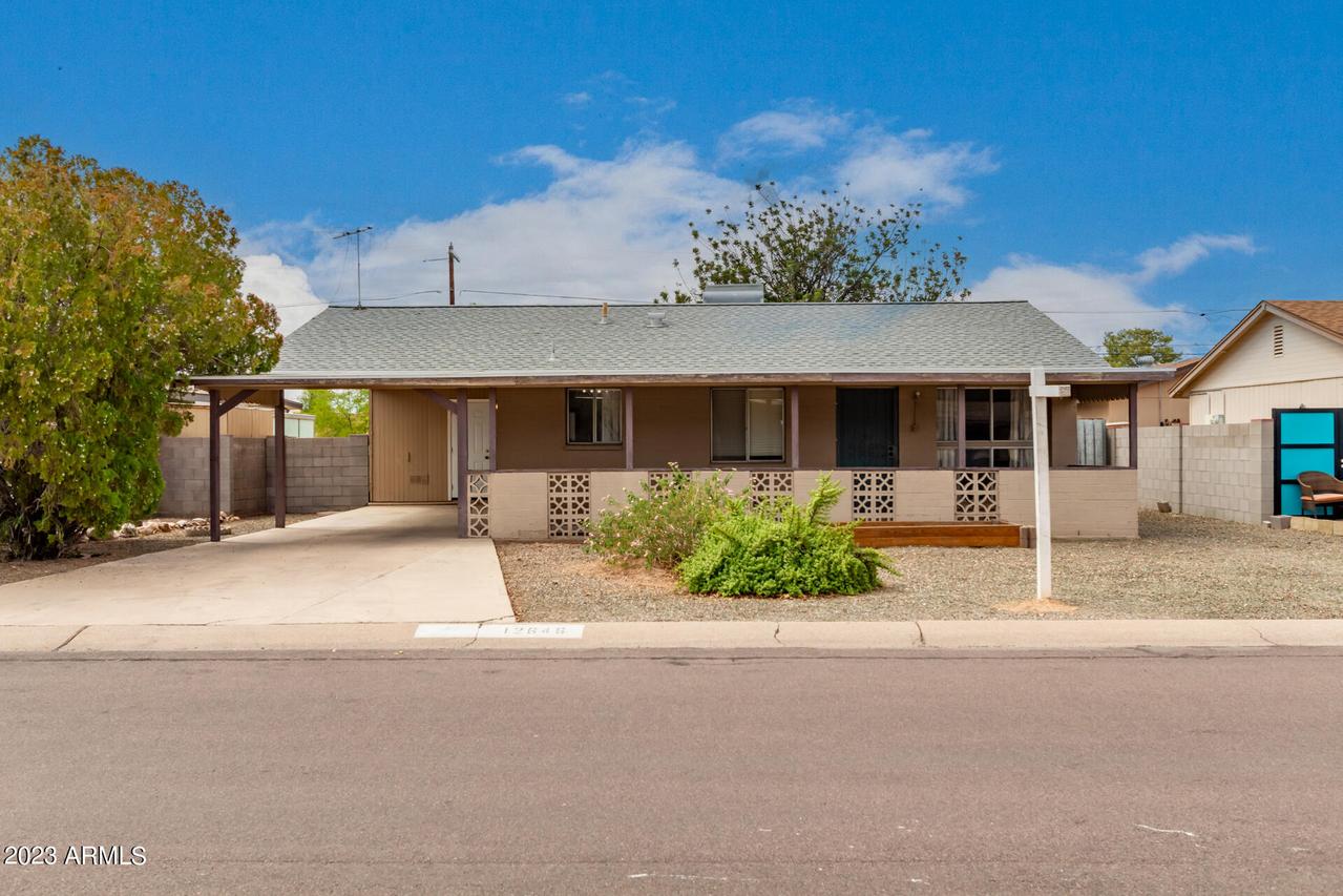 12646 N 111th Dr., Youngtown, AZ 85363