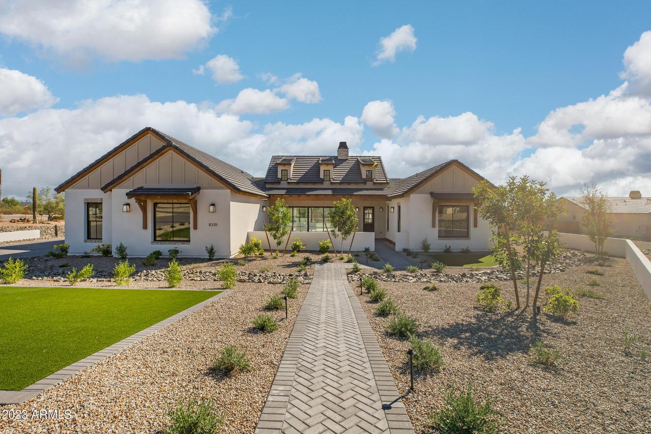 8335 E Regina Cir., Mesa, AZ 85207