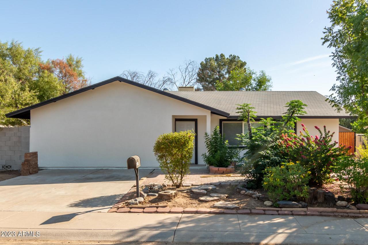 7417 N 48th Dr., Glendale, AZ 85301