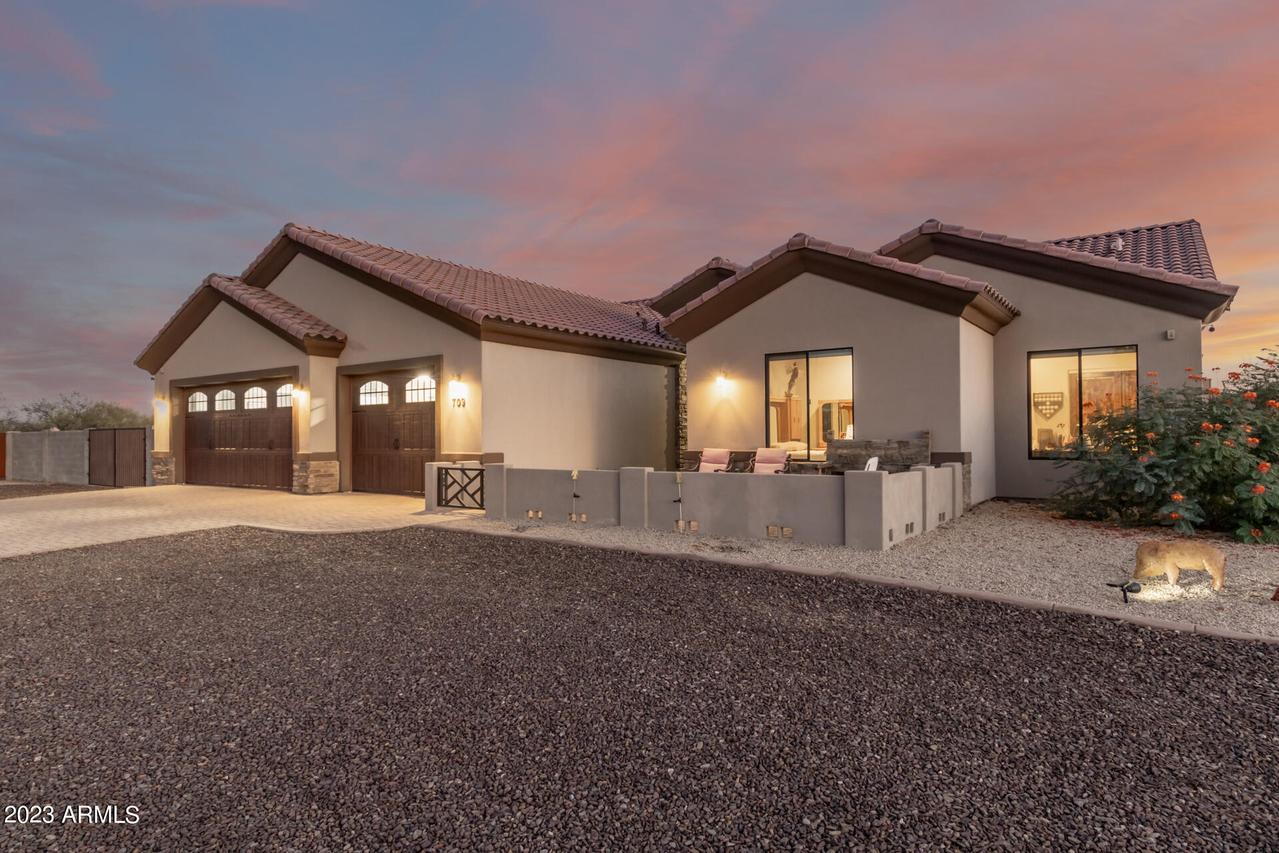 709 W Dolores Rd., Phoenix, AZ 85086