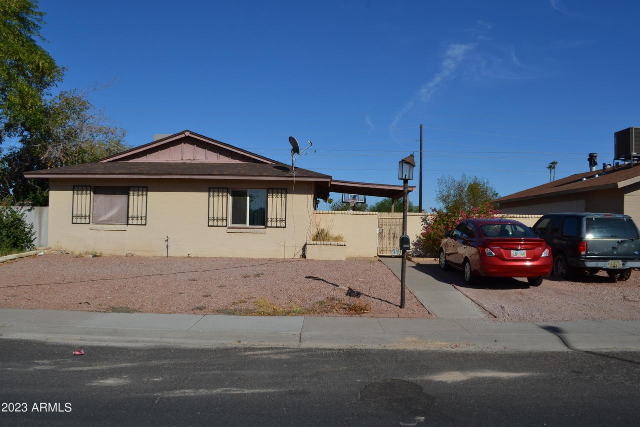 5227 S 46th St., Phoenix, AZ 85040