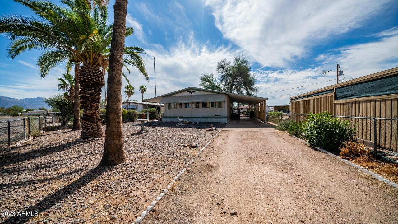 1501 E 20th Ave., Apache Junction, AZ 85119