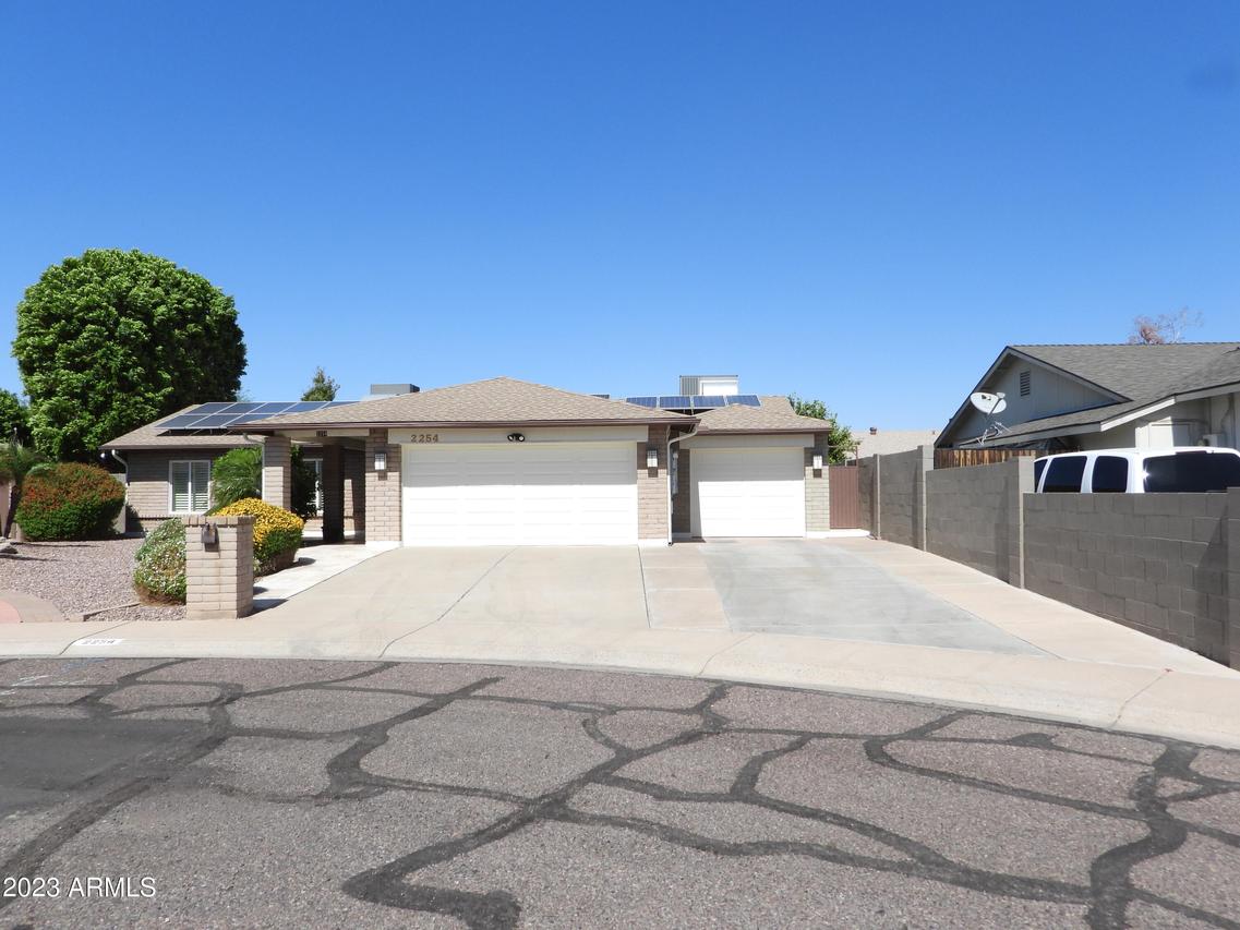 2254 W Banff Ln., Phoenix, AZ 85023