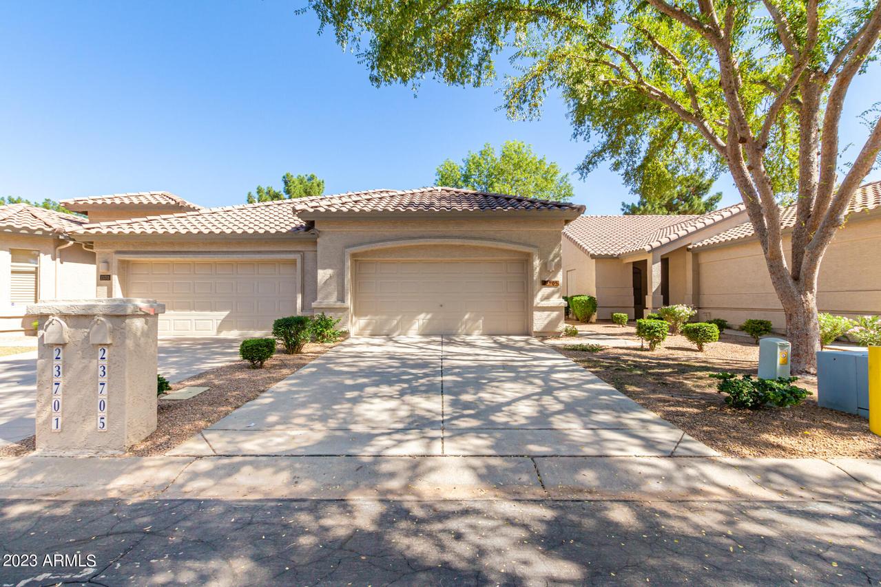 23705 S Leisure Way, Sun Lakes, AZ 85248