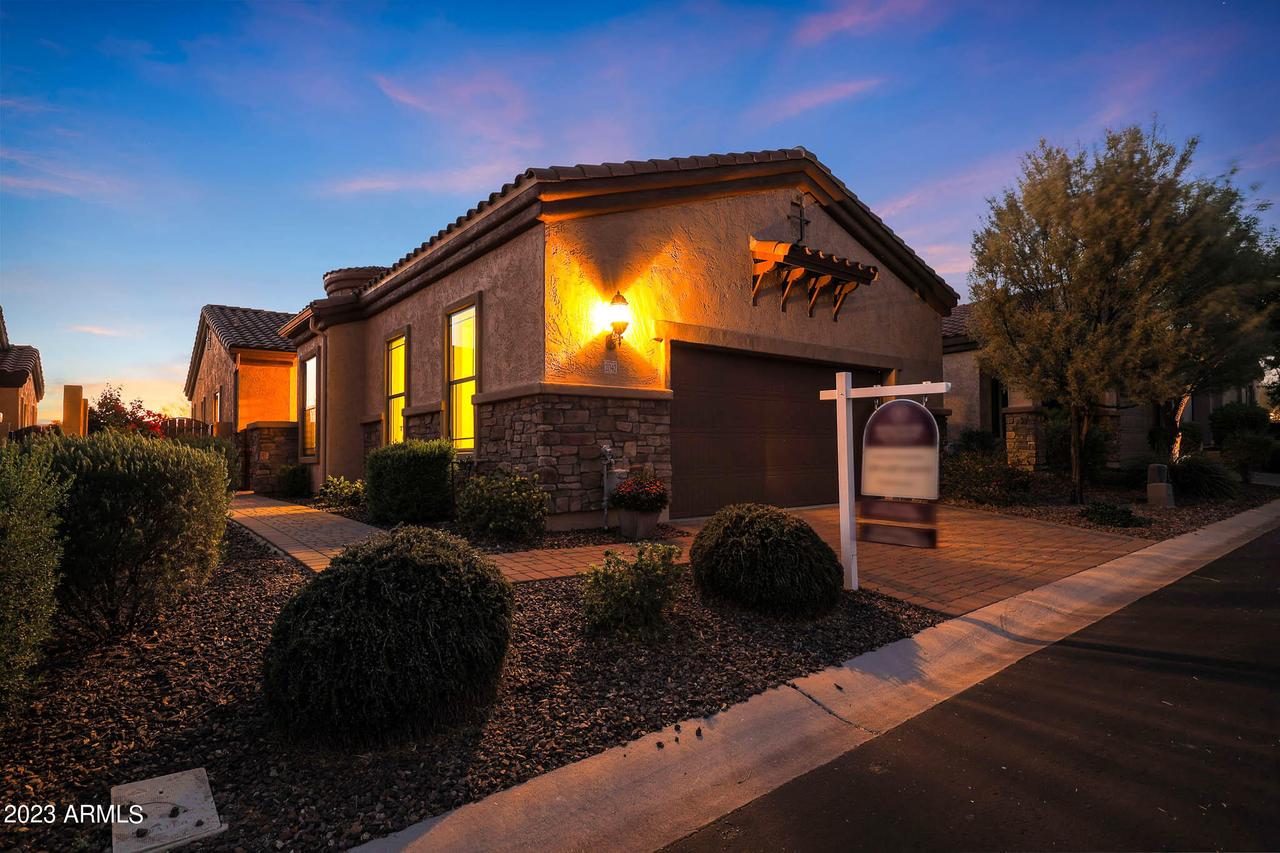 2042 N Atwood, Mesa, AZ 85207