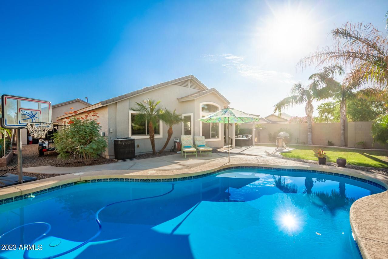 2640 W Cool Water Way, San Tan Valley, AZ 85144