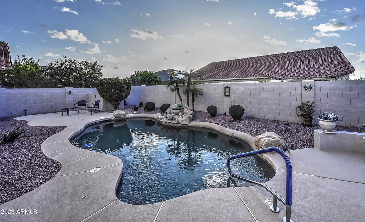 18319 N Krista Way, Surprise, AZ 85374