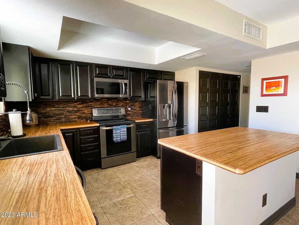 14470 N 58th Ln., Glendale, AZ 85306