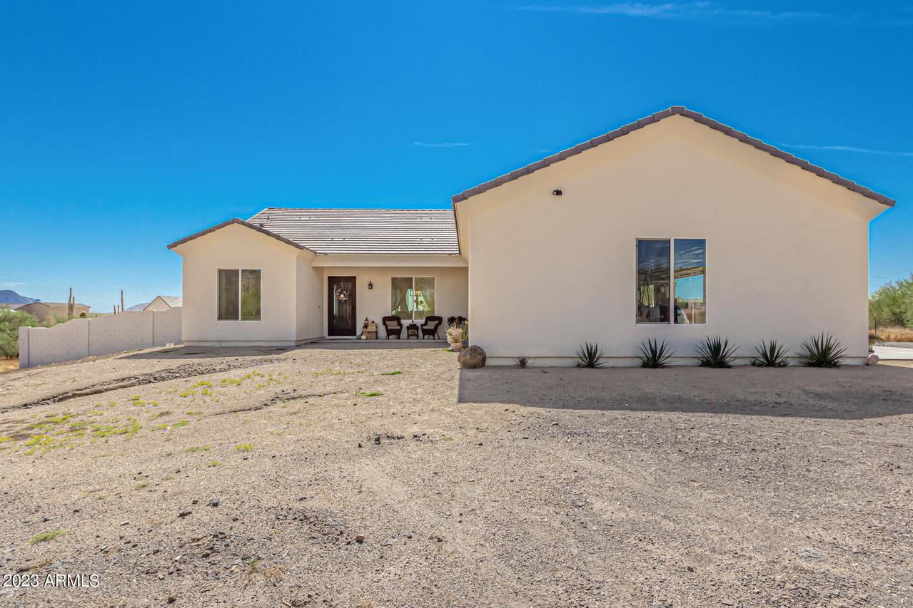 48425 N 13th Ave., New River, AZ 85087
