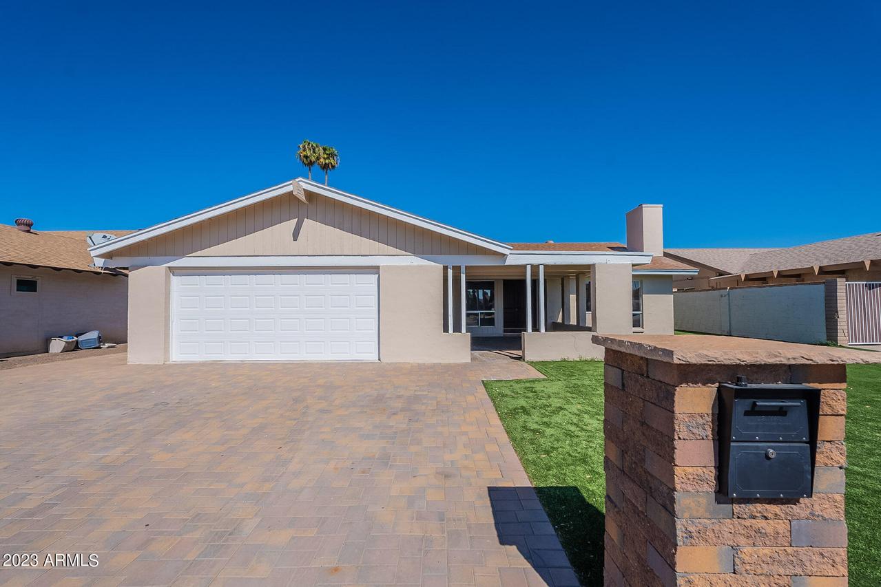 4554 W Echo Ln., Glendale, AZ 85302