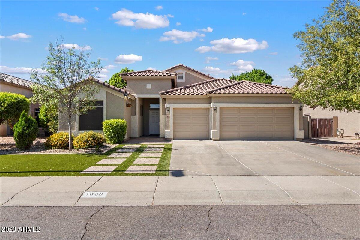 1030 S Pueblo St., Gilbert, AZ 85233