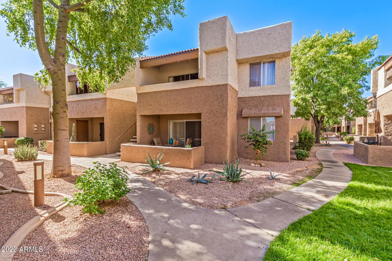 4554 E Paradise Village Pkwy. #144, Phoenix, AZ 85032