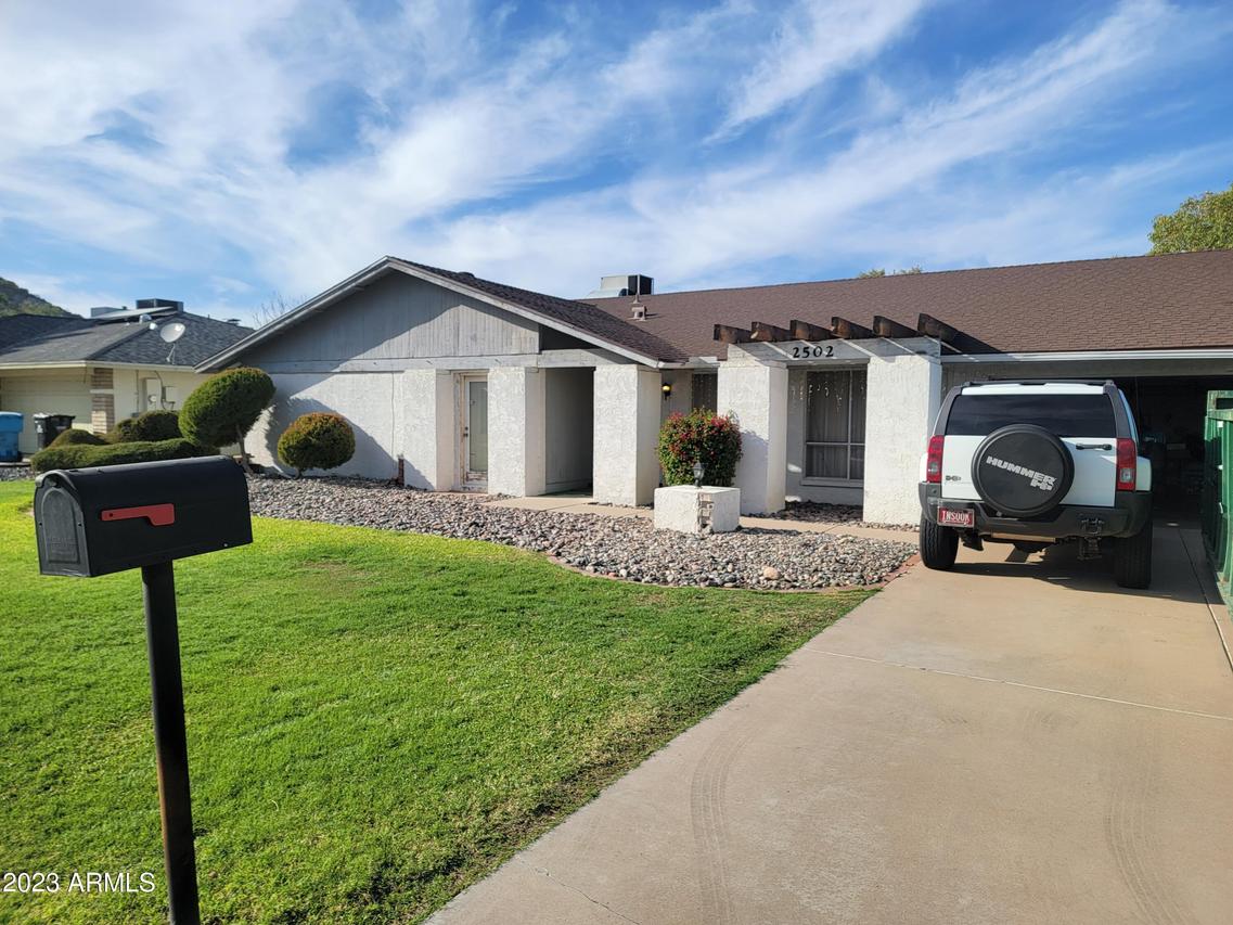 2502 E Mescal St., Phoenix, AZ 85028