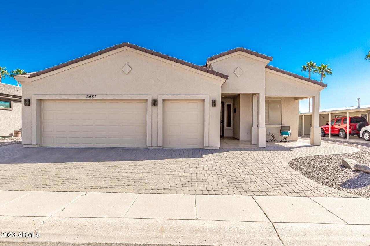 2451 N Snead Dr., Mesa, AZ 85215