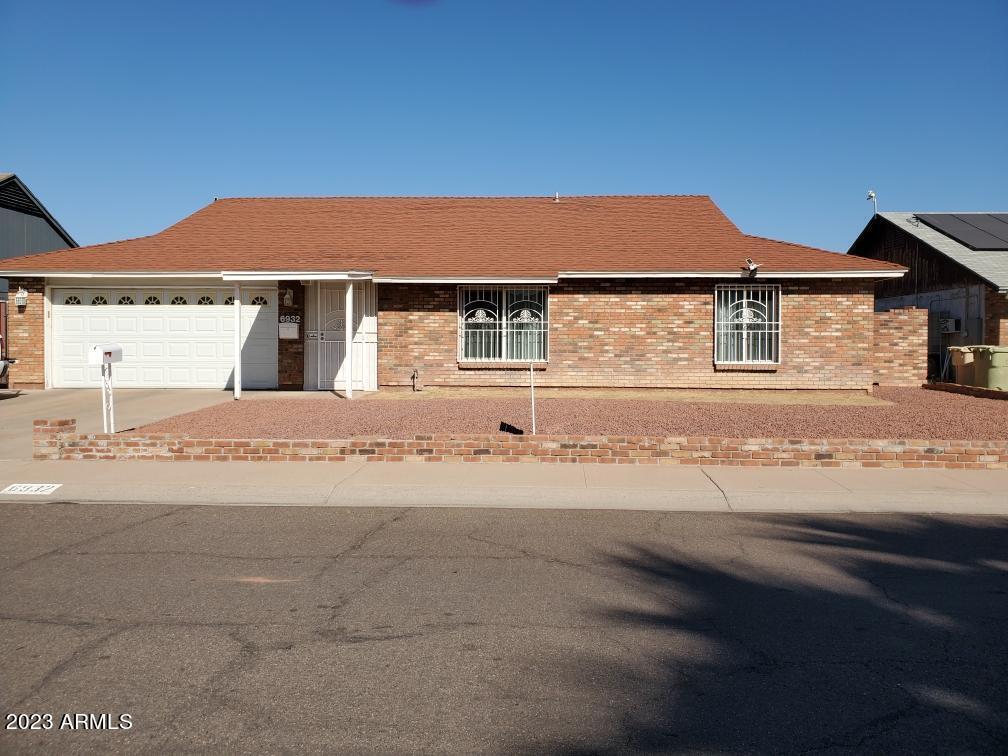 6932 W Denton Ln., Glendale, AZ 85303