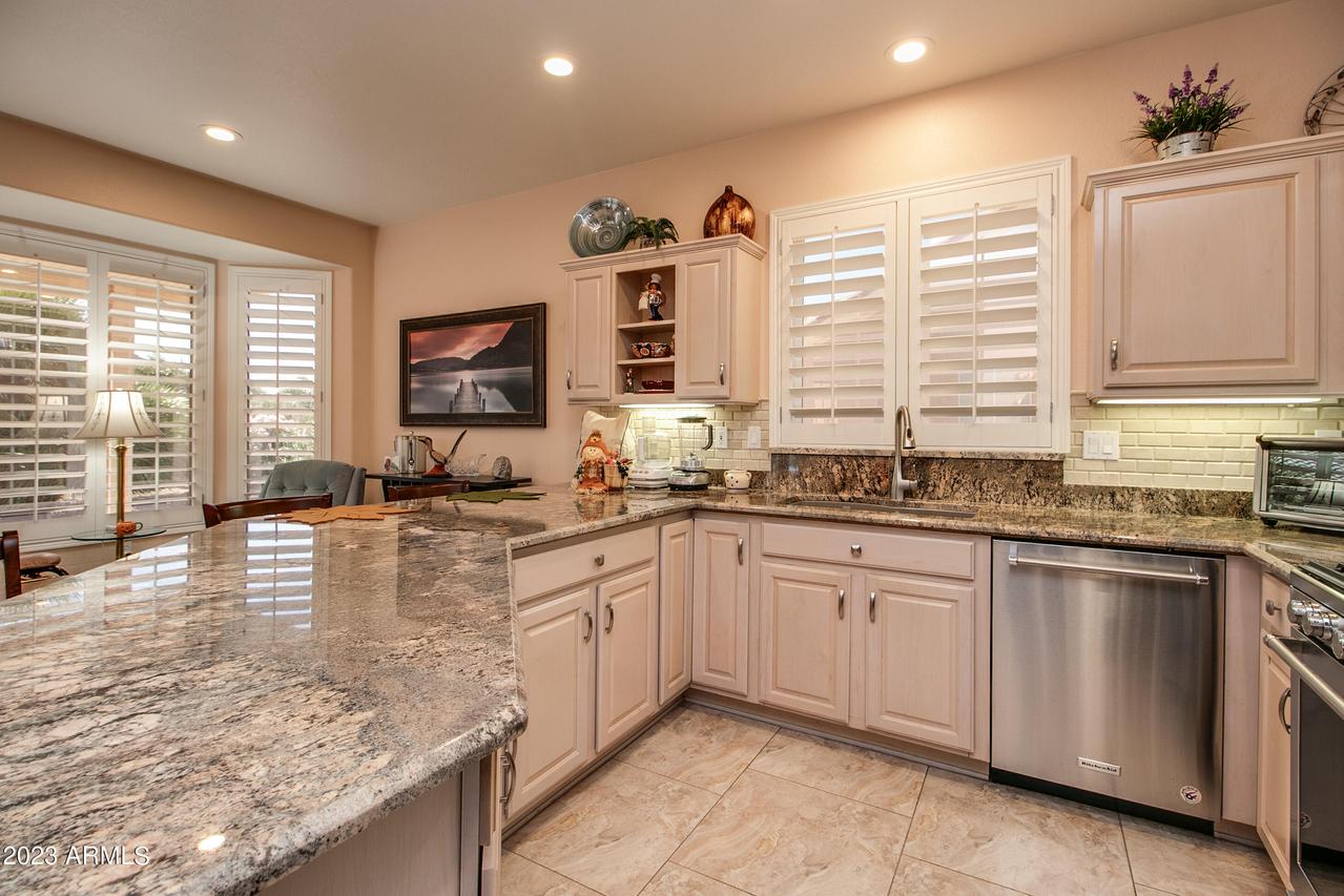 14431 W Black Gold Ln., Sun City West, AZ 85375