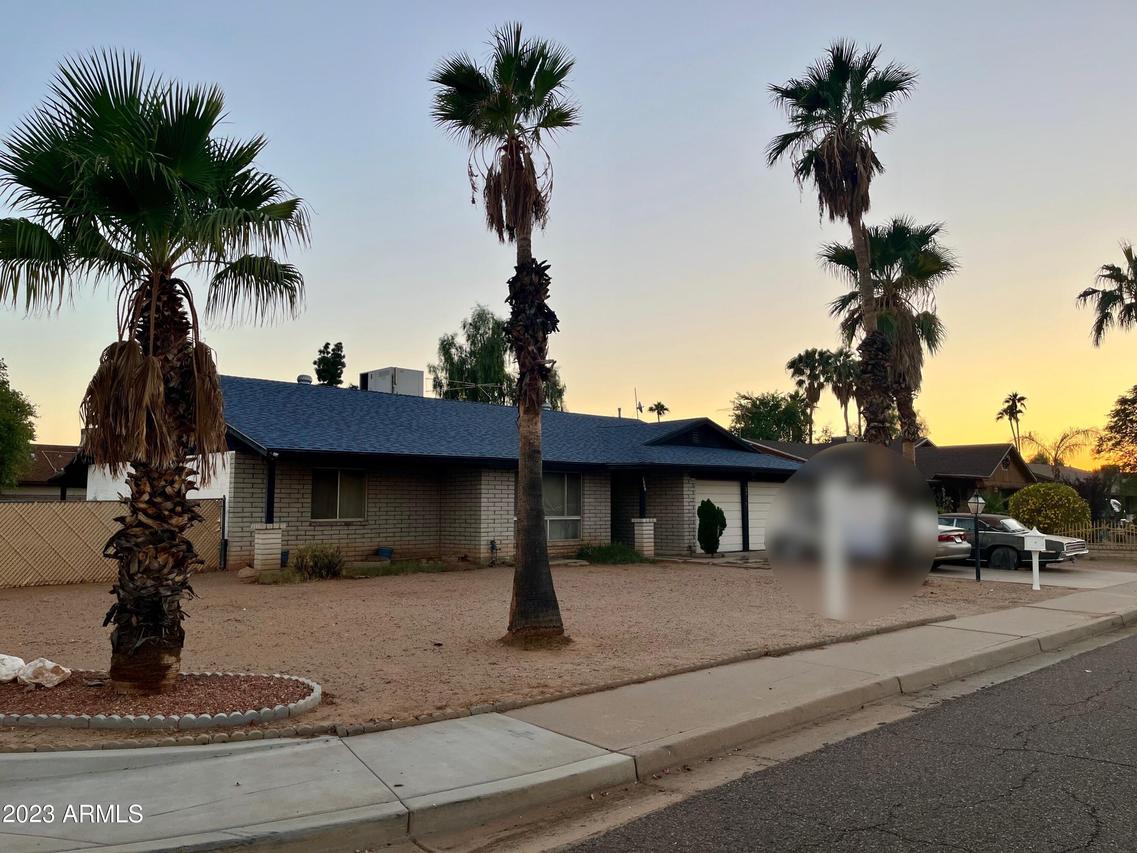 2905 W Campo Bello Dr., Phoenix, AZ 85053