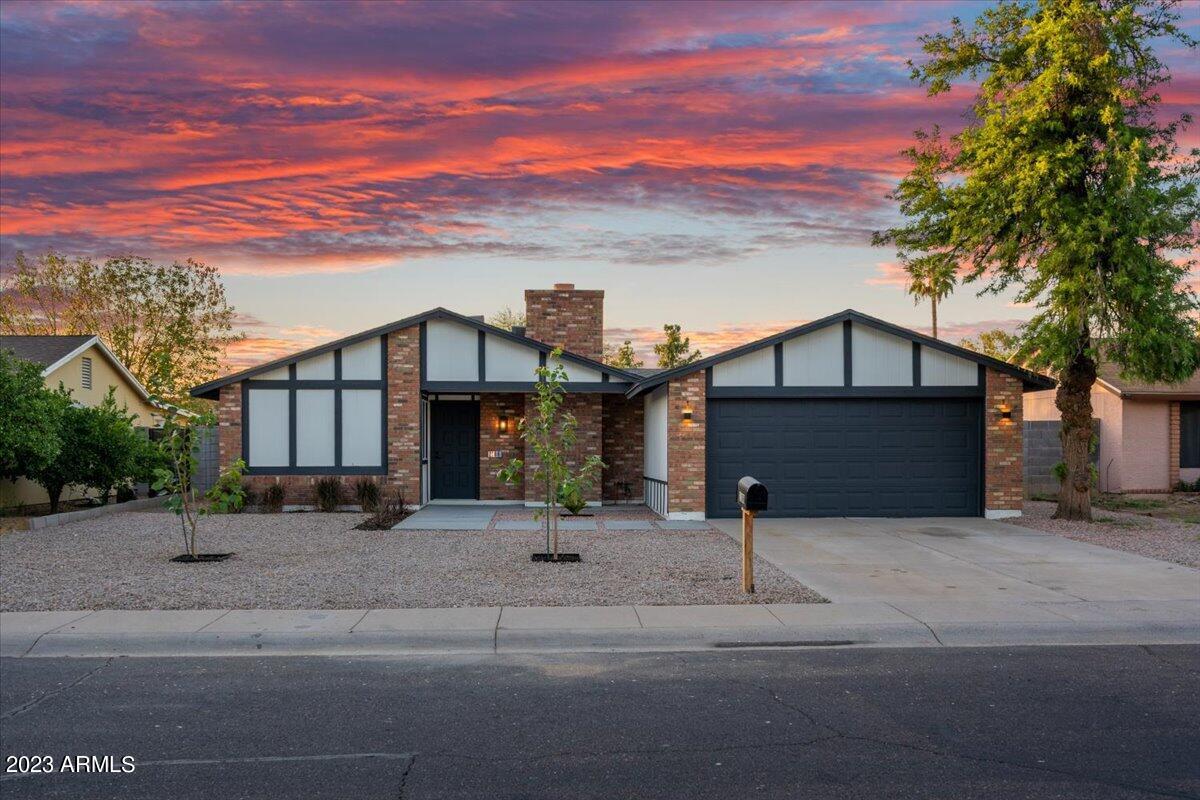 2106 N Comanche Dr., Chandler, AZ 85224