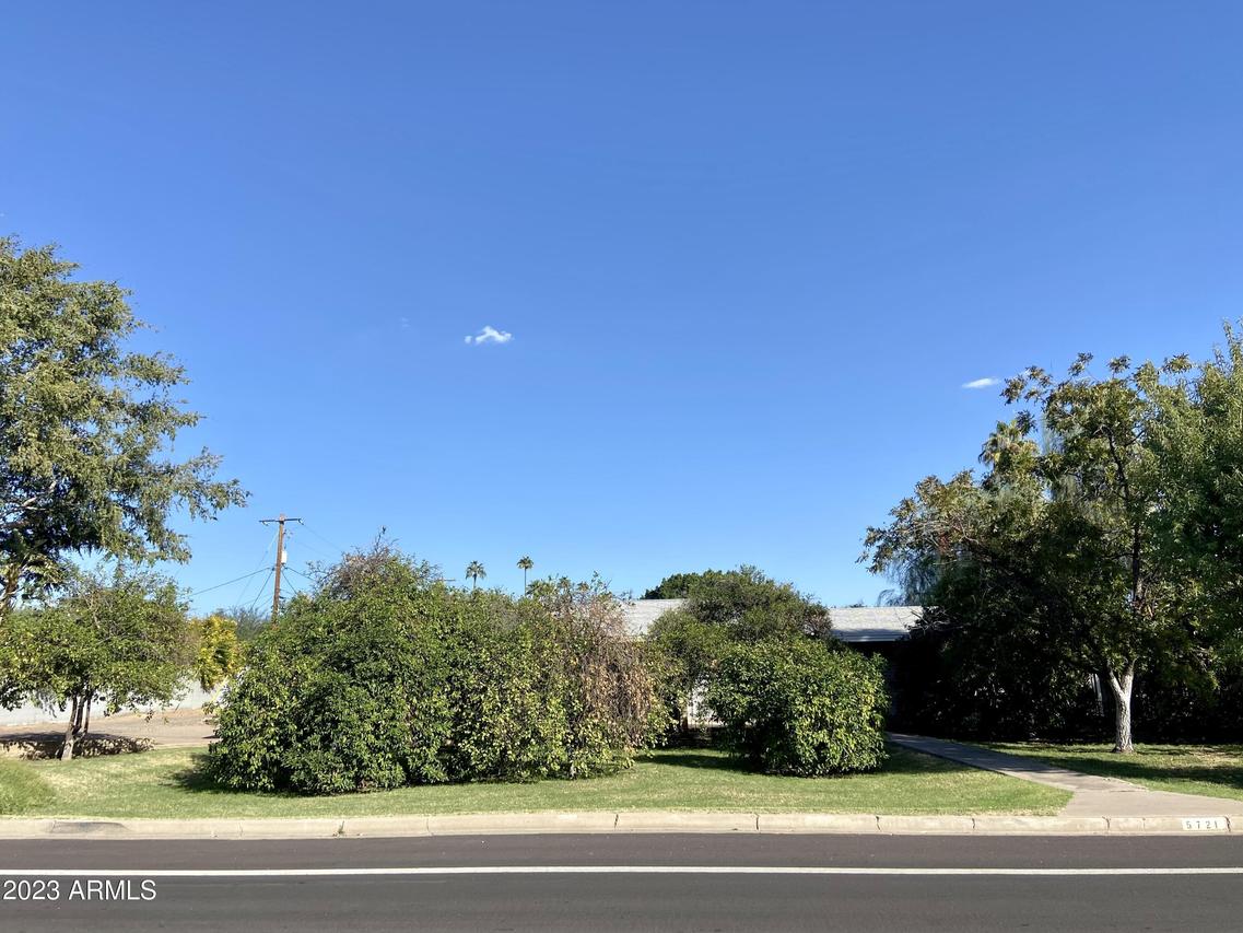 5721 N 20th St., Phoenix, AZ 85016