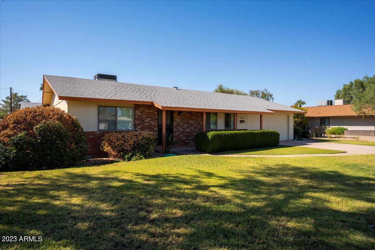 2927 E Cortez St., Phoenix, AZ 85028