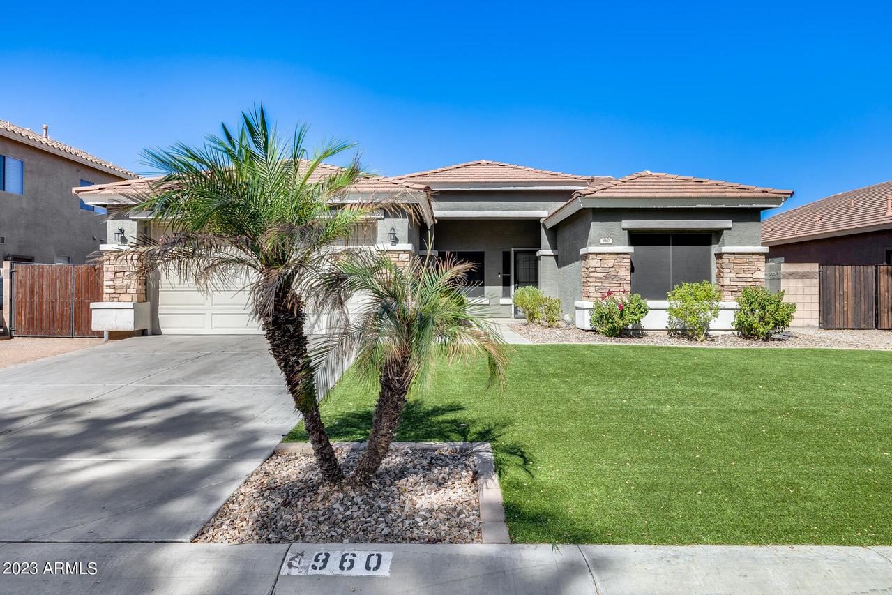 960 E Chelsea Dr., San Tan Valley, AZ 85140