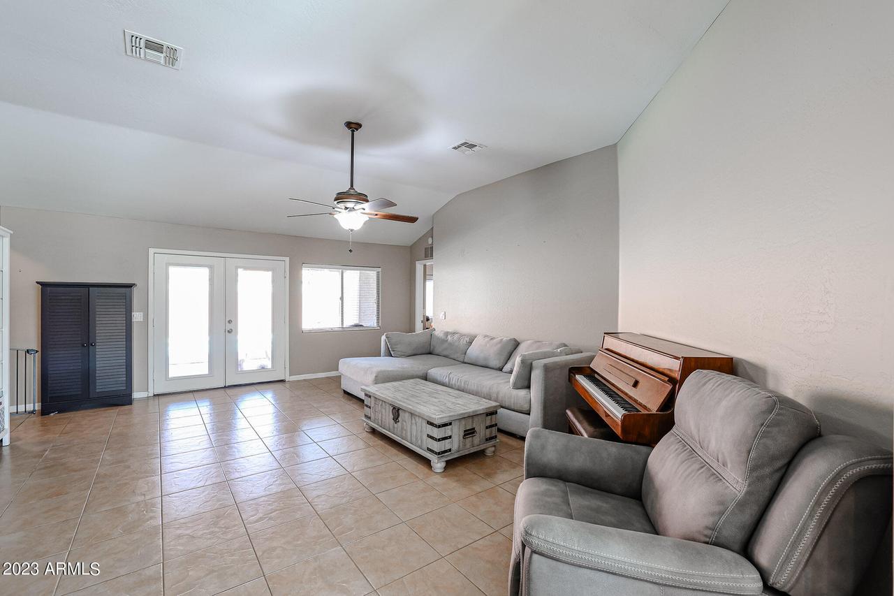 1250 E Commerce Ave., Gilbert, AZ 85234