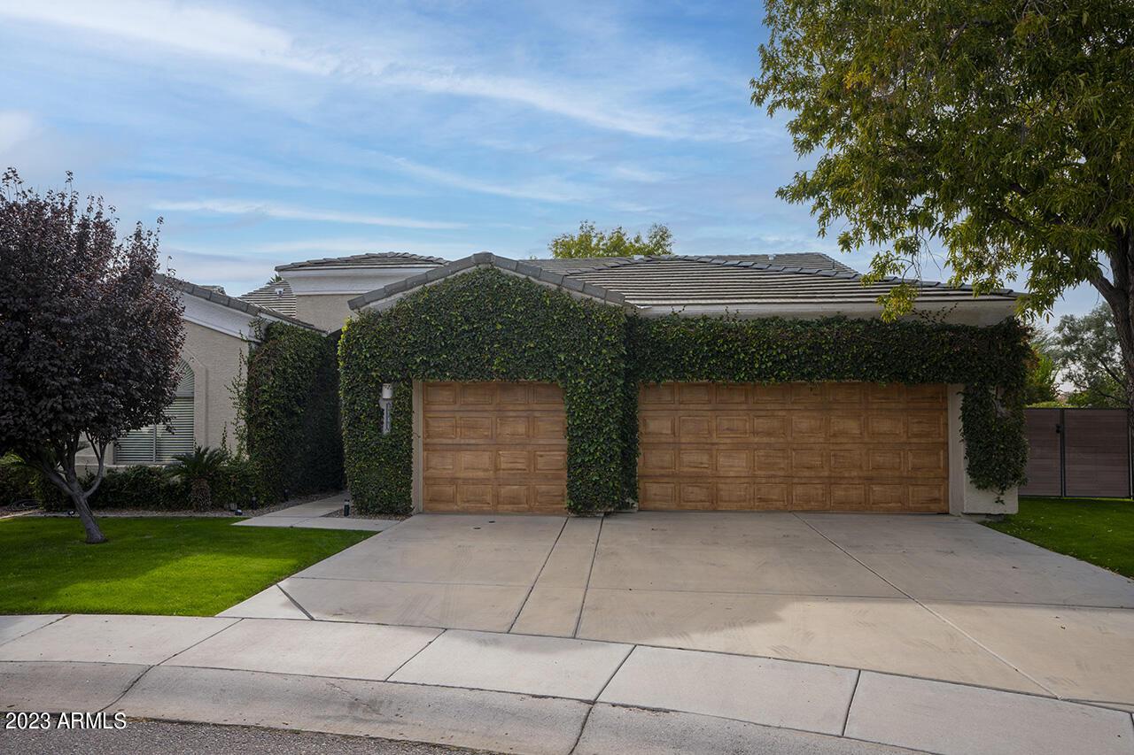 1141 E Tuckey Ln., Phoenix, AZ 85014