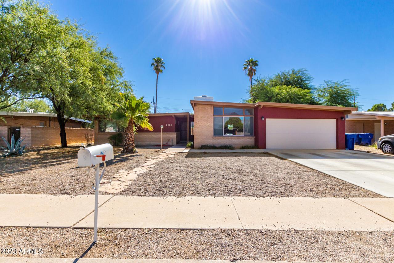 7802 E Elida St., Tucson, AZ 85715