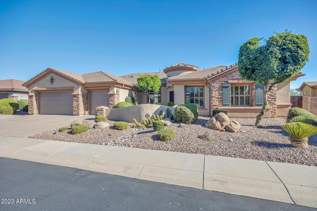 40627 N Club Pointe Dr., Phoenix, AZ 85086