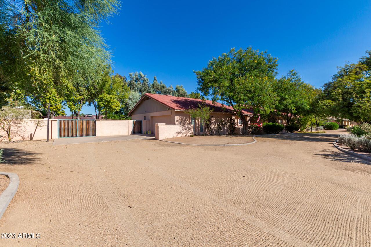 6416 W Larkspur Dr., Glendale, AZ 85304