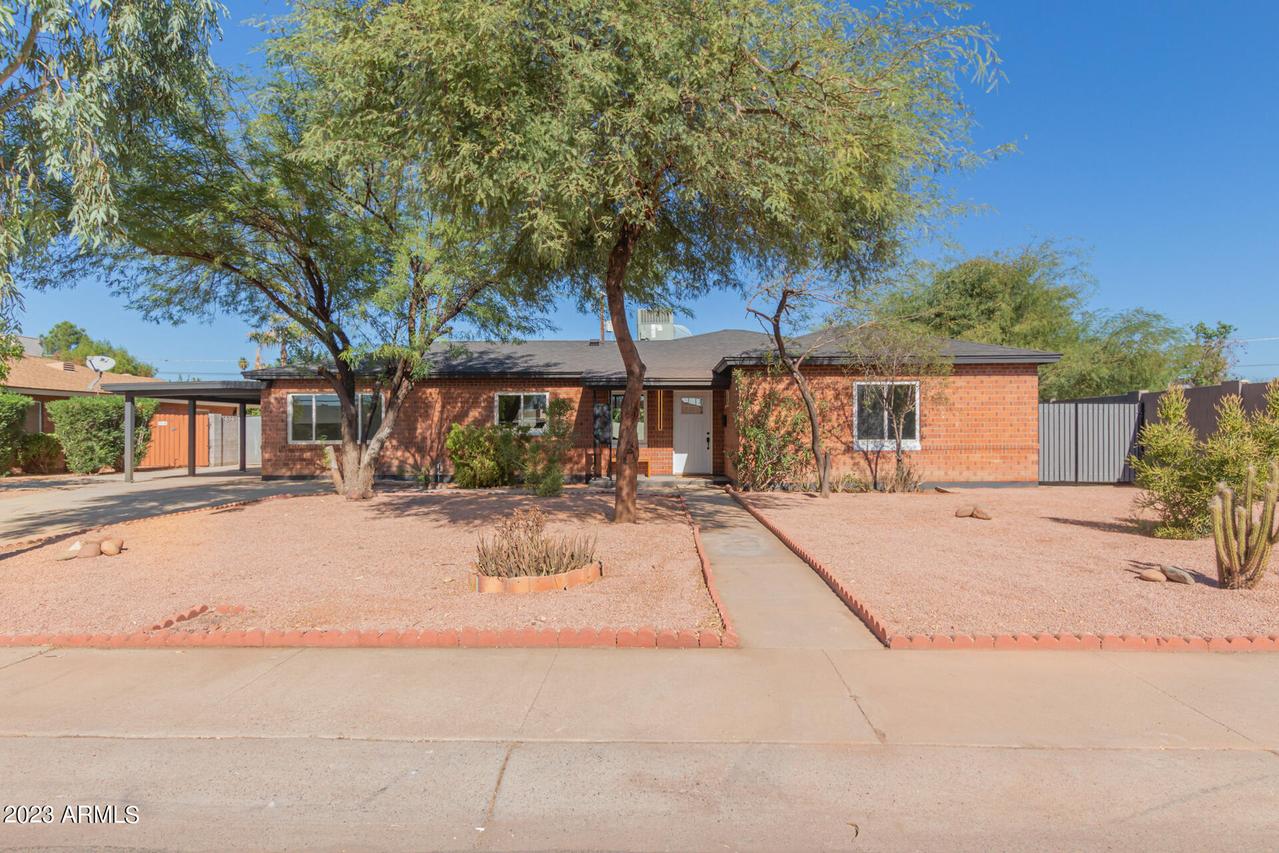 1636 W Monterosa St., Phoenix, AZ 85015
