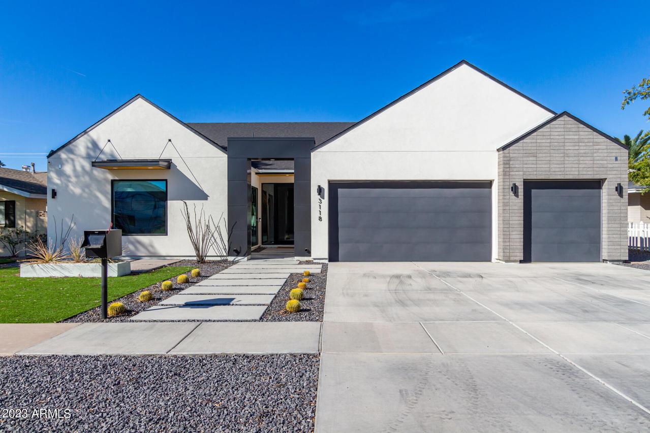 3118 N 42nd St., Phoenix, AZ 85018