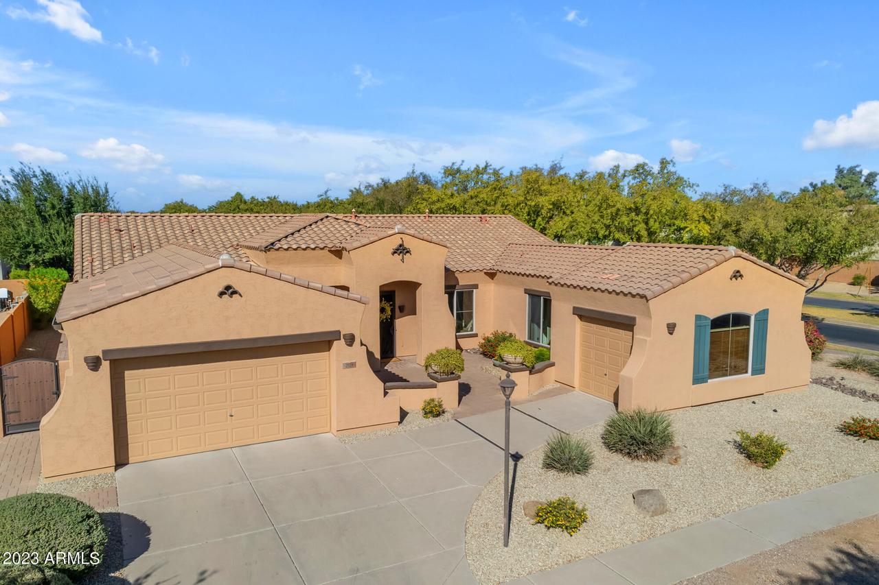 2124 E Bartlett Pl., Chandler, AZ 85249