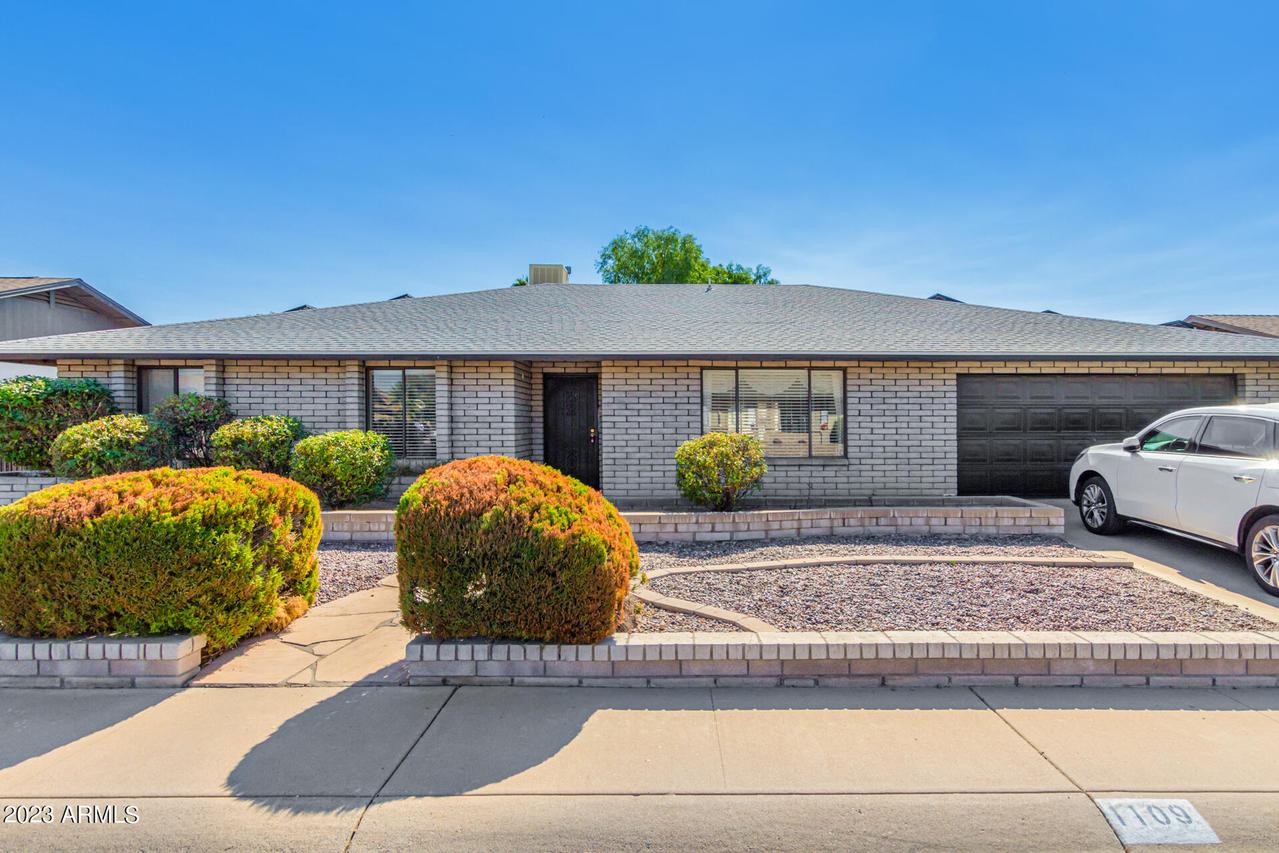 1109 E Taro Ln., Phoenix, AZ 85024
