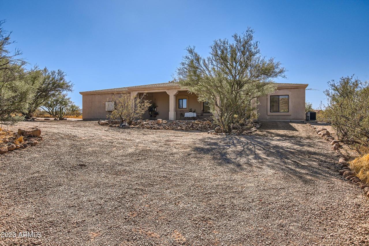 43630 N 20th St., New River, AZ 85087
