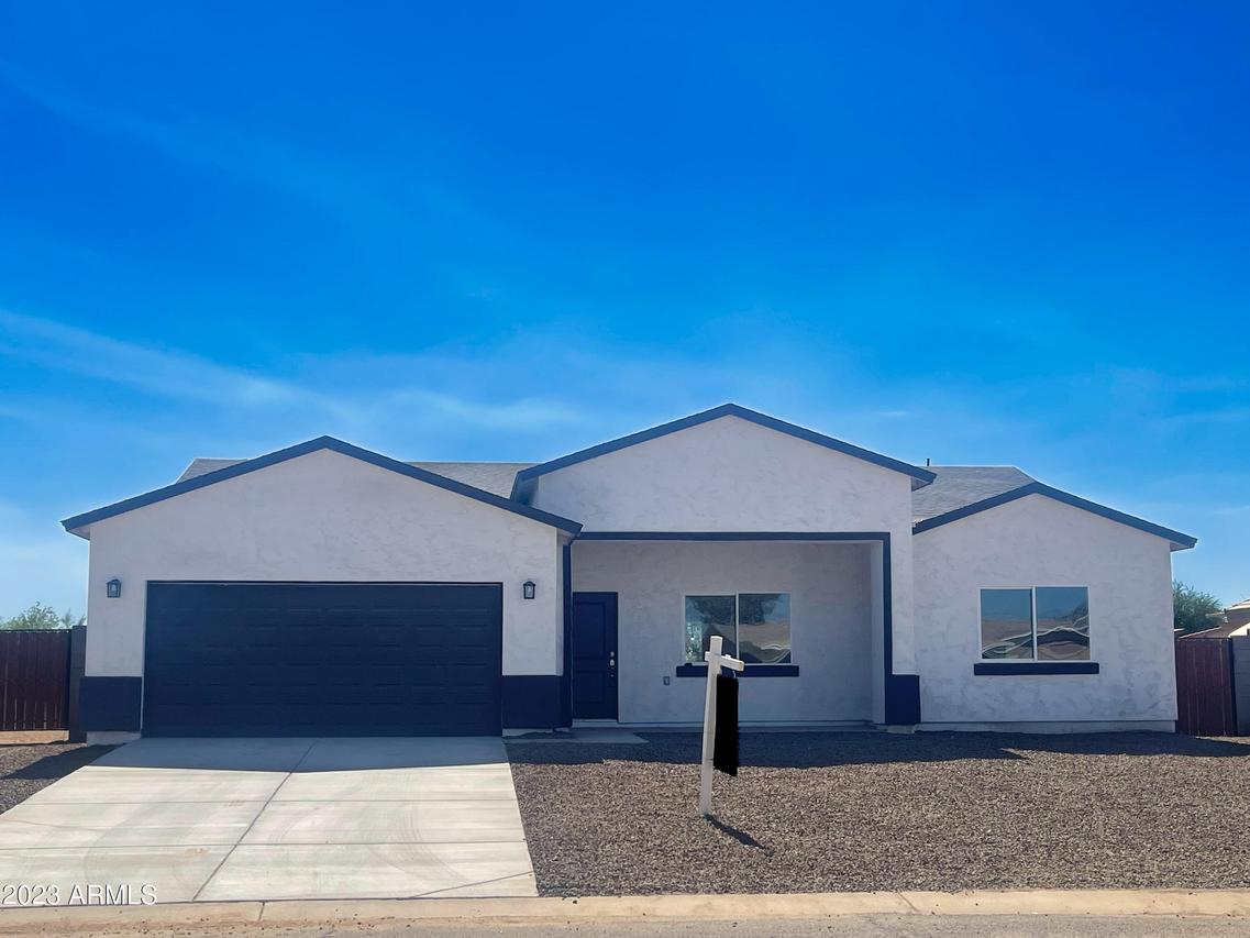 8151 W Santa Cruz Blvd., Arizona City, AZ 85223