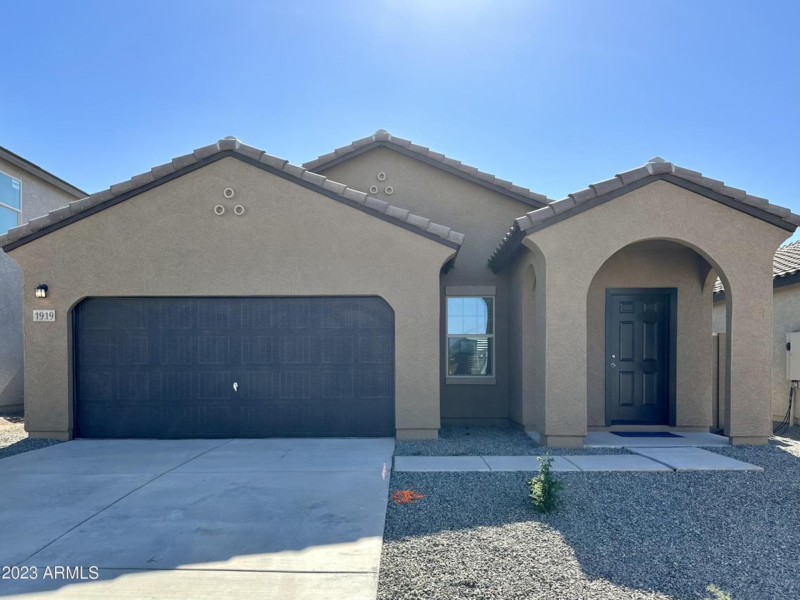 1919 E New Bonnet Ln., San Tan Valley, AZ 85140