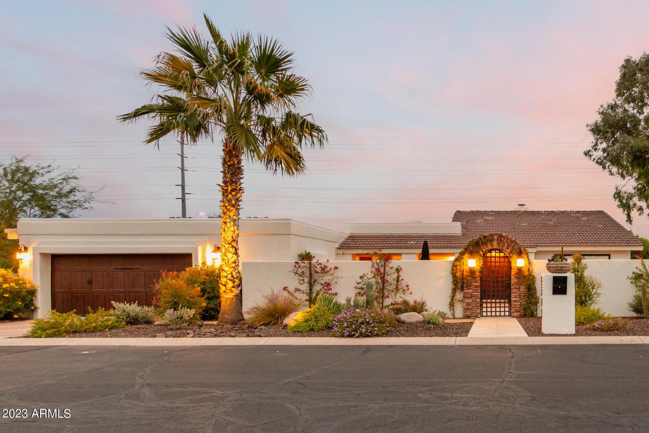 9501 N 47th St., Phoenix, AZ 85028