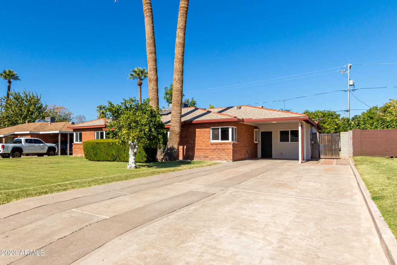 826 E Lamar Rd., Phoenix, AZ 85014