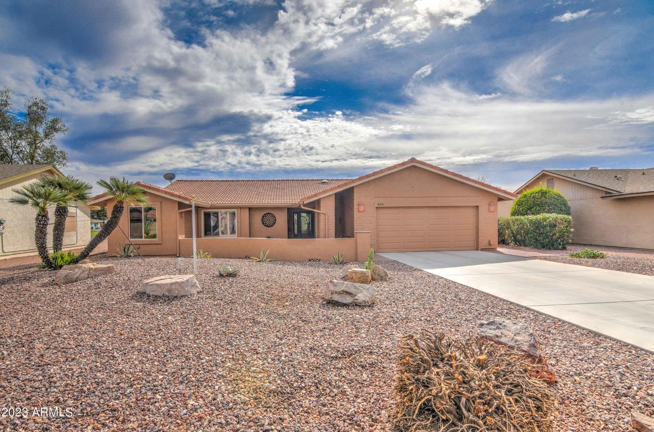909 Leisure World, Mesa, AZ 85206