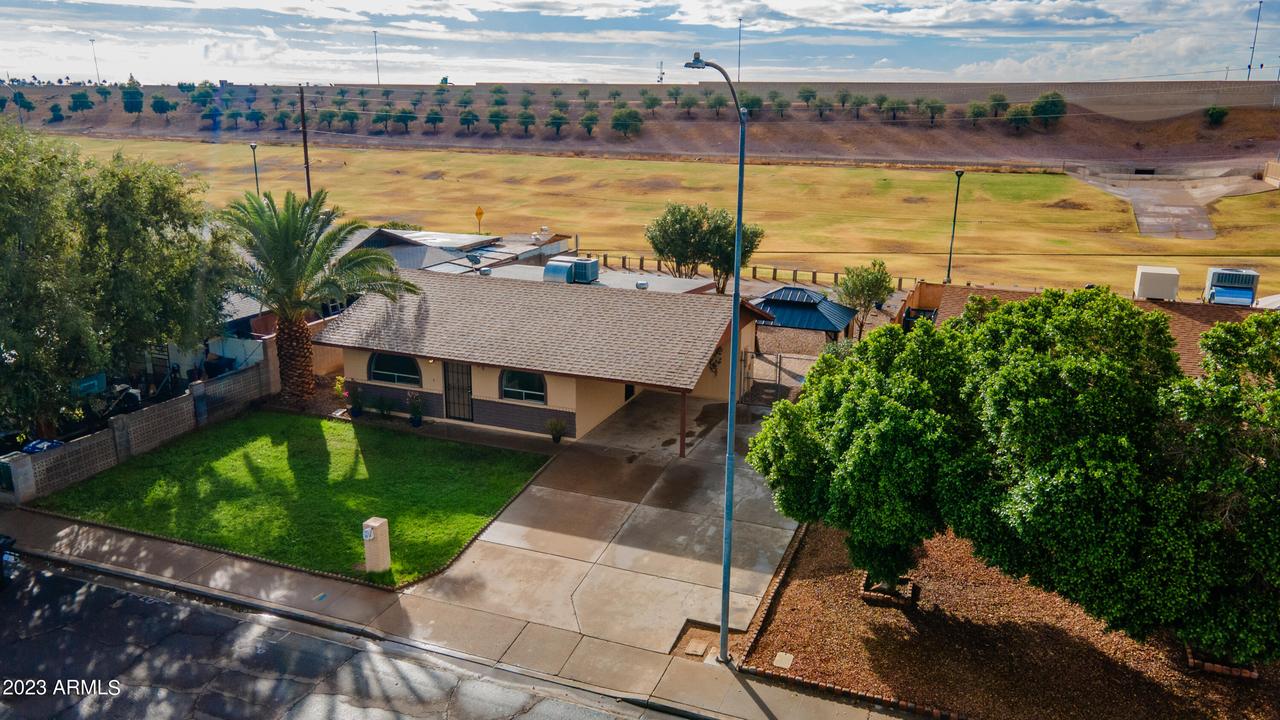 39 E Hampton Ave., Mesa, AZ 85210