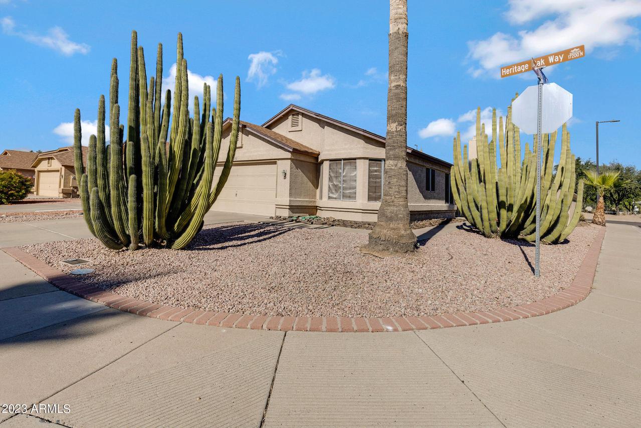 15002 W Heritage Oak Way, Surprise, AZ 85374