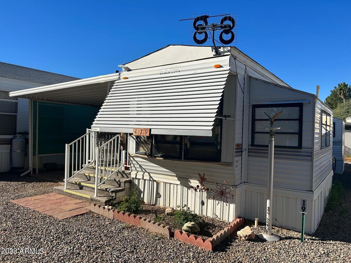 19101 E Palm Ln., Black Canyon City, AZ 85324